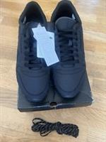 BNIB Reebok Classic Maharishi reflective triple black - UK 9