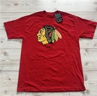 Reebok NHL Men Size M Chicago Blackhawks Red Logo T-Shirt Short sleeves Cotton - M Regular