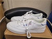 Reebok Classic Men's Trainers In White Size UK 8 ( ex- shoe display )