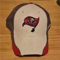 Reebok NFL Tampa Bay Buccaneers Cap Onfield Fitted Hat Mens L/XL Grey Red White