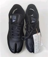 REEBOK MAISON MARGIELA PROJECT TABI SUMMER TRAINERS IN BLACK .SIZE UK 7.5