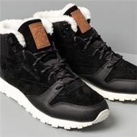 UK size 7.5 - reebok CLASSIC arctic thinsulate fur lining boots black rare