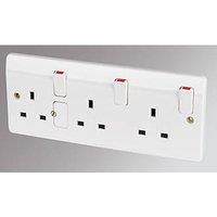 MK Logic Plus 13A 3-Gang DP Switched Plug Socket White (17315)