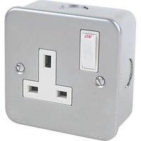 Essentials 13A 1-Gang SP Switched Metal Clad Socket with White Inserts (43926)