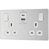 British General Evolve 13A 2-Gang SP Switched Socket + 3A 45W 2-Outlet Type A & C USB Charger Brushed Steel with White Inserts (729YV)