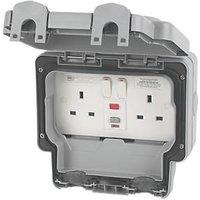 MK Masterseal Plus IP66 13A 2-Gang DP Weatherproof Outdoor Switched Passive RCD Socket (76855)