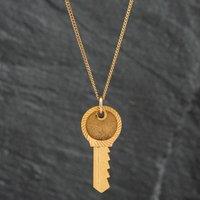 Pre-Owned 9ct Yellow Gold Diamond Cut Key Pendant & 19 Inch Curb Chain 41141262