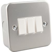 Wessex Electrical Wessex Metal Clad Switch 10A 3 Gang 2 Way in Silver
