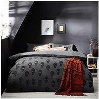 Furn Tufted Skulls 100% Cotton Black Halloween Duvet Set