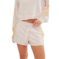 Fp Movement Women'S Movement Feeling Wavy Shorts - Cream