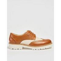 Pod Pod Kortney Tan Brogue