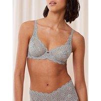 Triumph Amourette Wired Lace Bra