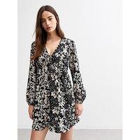 New Look Floral V-Neck Long Sleeve Mini Dress - Black