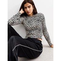 New Look Brown Ribbed Leopard Print Long Sleeve Top