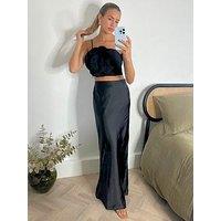 Style Cheat Large Corsage Top - Black