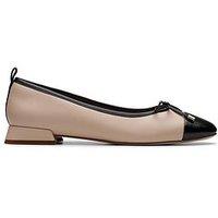Clarks Ubree 15 Poppy Leather Ballerina - Beige
