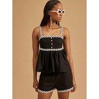 River Island Daisy Trim Shorts - Black