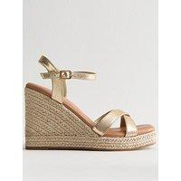 New Look Faux Leather Wedge Sandals - Gold