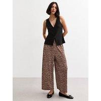 New Look Leopard Print Plisse Pleat Crop Trousers - Brown