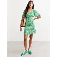 New Look Green Floral Print Flutter Sleeve Mini Dress