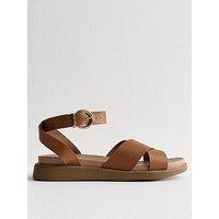 New Look Wide Fit Faux Leather Crossover Strap Sandals - Brown