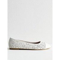 New Look Wide Fit Faux Leather Laser Cut Ballet Flats - White