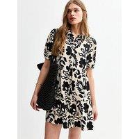 New Look Crinkle Texture Floral Print Short Sleeve Shirt Dress - Black/White