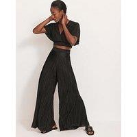 Mint Velvet Beach Plisse Set - Black