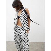 River Island V Neck Waistcoat - White