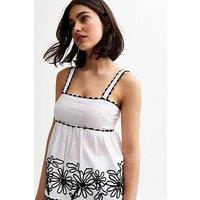 New Look Daisy Embroidered Cami Top - White