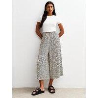 New Look Dalmatian Print Cropped Wide Leg Trousers - White