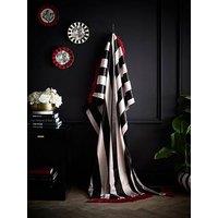 Laurence Llewelyn-Bowen