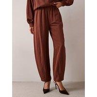 The Very Collection Barrel Leg Jogger - Brown