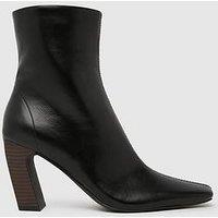 Schuh Bryson Stack Heel Boots - Black