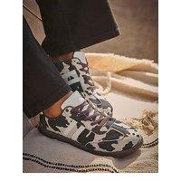 Yours Extra Wide Fit Cow Print Retro Stripe Trainer - Brown
