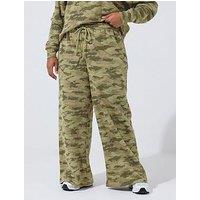 Yours Curve Camo Print Joggers - Green