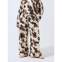 Yours Curve Cow Print Joggers - Cream