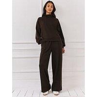 Chelsea Peers Scuba Joggers - Brown