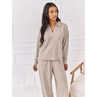 Chelsea Peers Collared V Neck Jumper In Snit - Camel - Brown