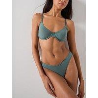 Dorina Noathong - Green