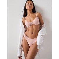 Dorina Noathong - Pink