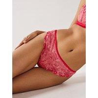 Dorina Erinthong - Red