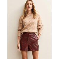 New Look Cracked Texture Faux Leather Shorts - Dark Burgundy