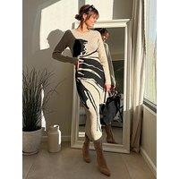 Style Cheat Floral Jacquard Knitted Dress - Beige