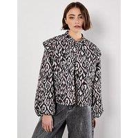 Apricot Textured Ikat Quilted Jacket - Black