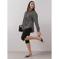 The Very Collection Curve Elasticated Waist Capri Jean - Black