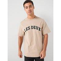 Les Deux Brady Western Arch Logo Regular Fit T-Shirt - Beige