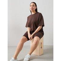 The Very Collection Curve T-Shirt & Cycling Short Co-Ord Set