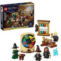Lego Harry Potter Hogwarts Castle: Sorting Hat Ceremony (76460)