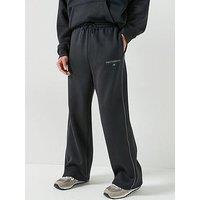 New Balance Mens Linear Graphic Fleece Pant - Black